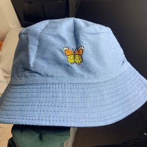 SHEIN Butterly Bucket Hat